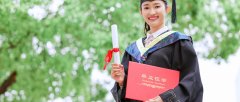 强调培育既具备人工智能专业学问又具备教育讲